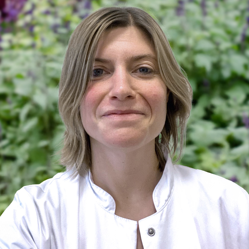 Portraitfoto von Dr. med. univ. Judith Hotz